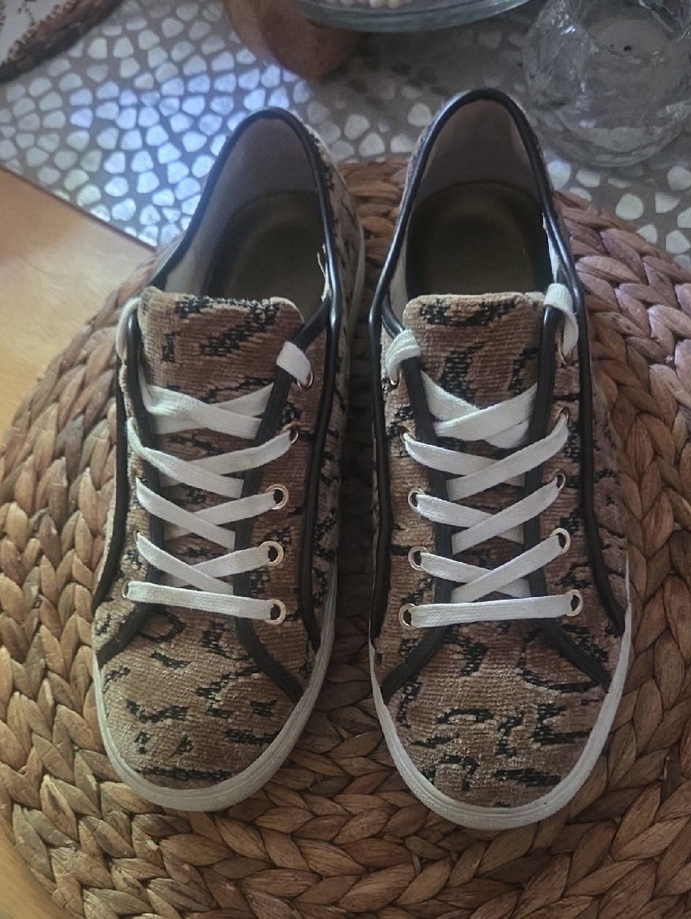 Ann Taylor Clara Leopard Sneaker Size 9